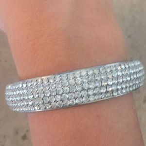 Sparkling diamond bangle. 💎